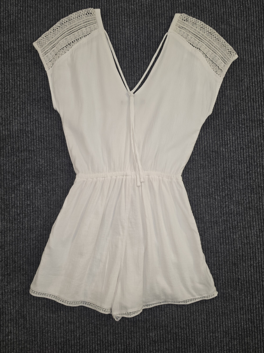 Abercrombie & Fitch White Sleeveless Romper with Back Tie - Picture 4 of 8